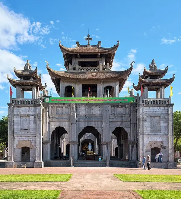 Phat Diem Stone Cathedral, a distinctive cultural experience in Ninh Binh