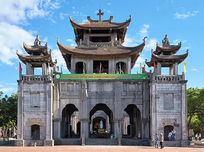 Phat Diem Stone Cathedral, a distinctive cultural experience in Ninh Binh