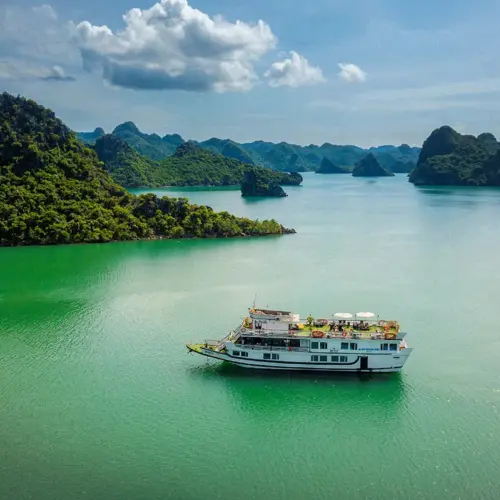 Halong Bay 2 days 1 night with kayaking on Fantasea Cruise