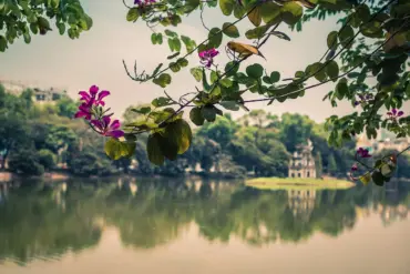 Hanoi Travel Guide: Discover the Beauty of Hoan Kiem Lake